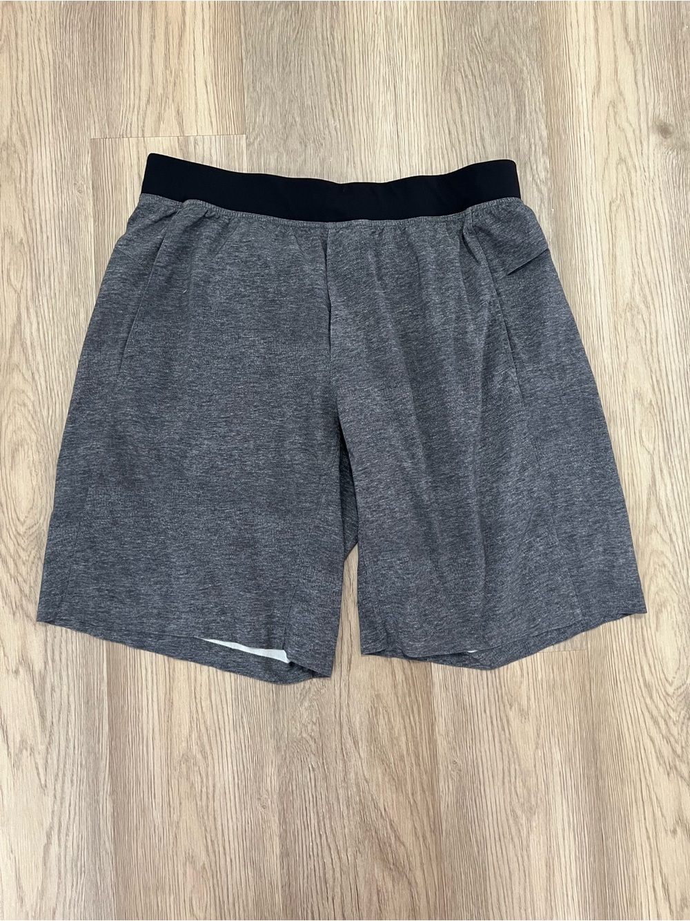 Lululemon Men’s Gray Athletic Performance Shorts XL